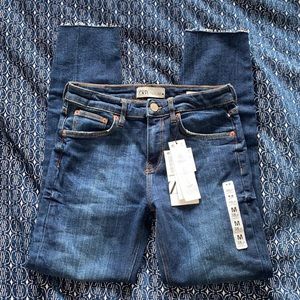 Zara the mid waist skinny jeans size 6